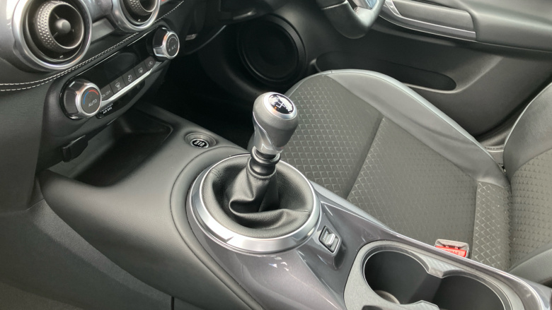 Nissan Juke 1.0 DiG-T 114 N-Connecta 5dr Petrol Hatchback